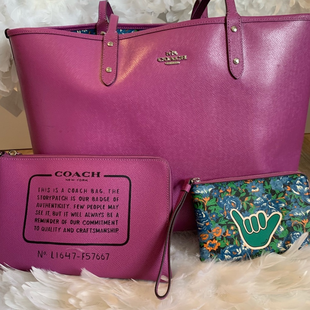 Coach Set!!! Bag is reversible!!!